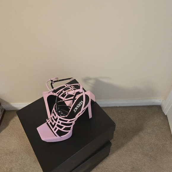 Brand New Women's Platform Sandals - Picture 4 of 7